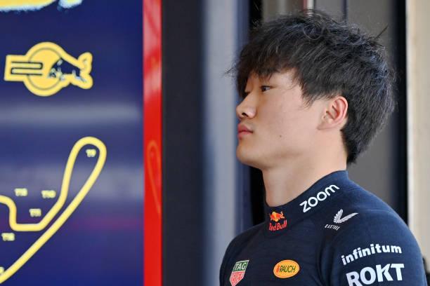 Red Bull Pertimbangkan Yuki Tsunoda dan Liam Lawson Gantikan Sergio Perez pada 2025