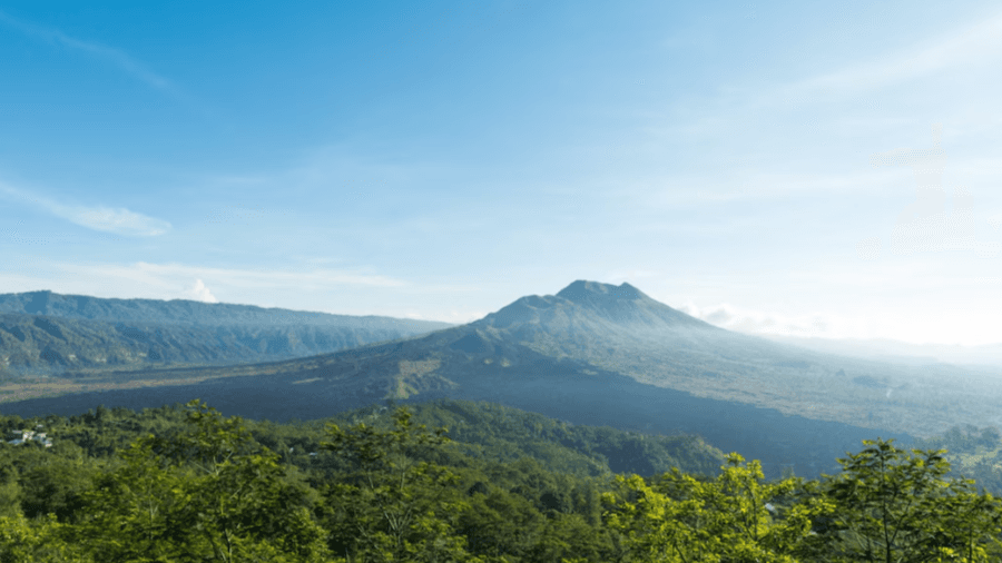 Explore 3 Gunung Ramah Pendaki Pemula di Malang Raya