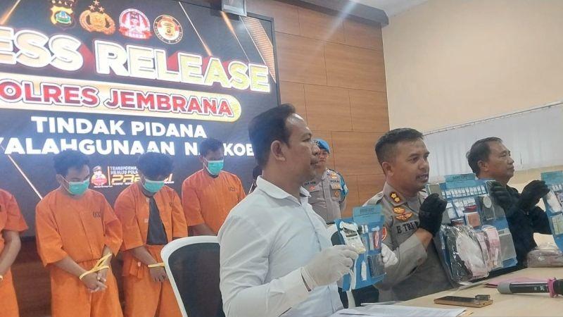 Pasutri Edarkan Sabu di Jembrana Ditangkap, 17 Paket Disita