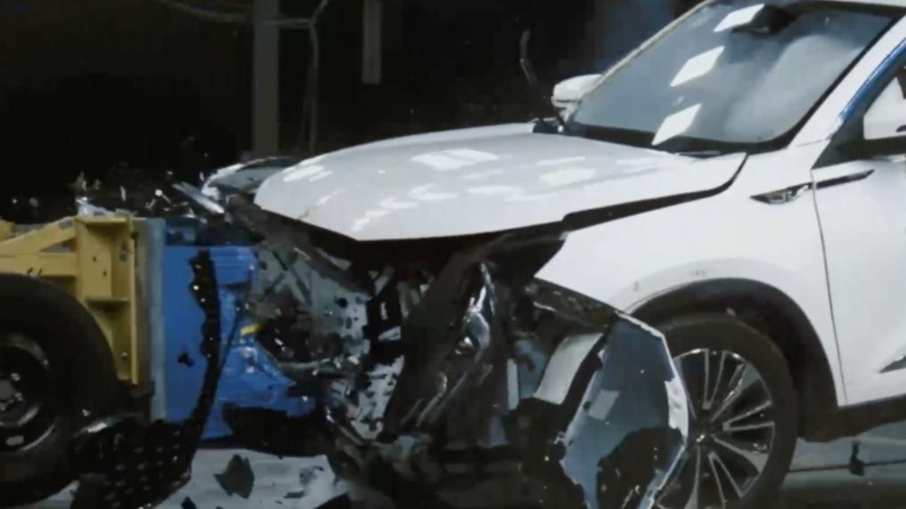 Chery Tiggo 8 Buktikan Keamanan Tinggi Lewat Uji Tabrak Canggih