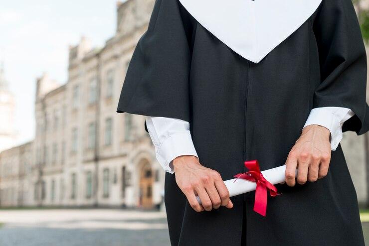 Mengenal Cumlaude, Magna Cumlaude, dan Summa Cumlaude: Predikat Kelulusan Terbaik