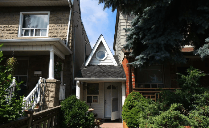 Menelusuri Sejarah dan Keunikan Rumah Terkecil di Toronto