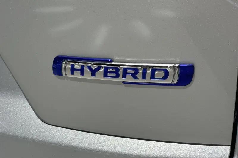 Toyota Sambut Positif Insentif Pajak Kendaraan Hybrid 3 Persen, Bakal Lebih Murah di 2025?