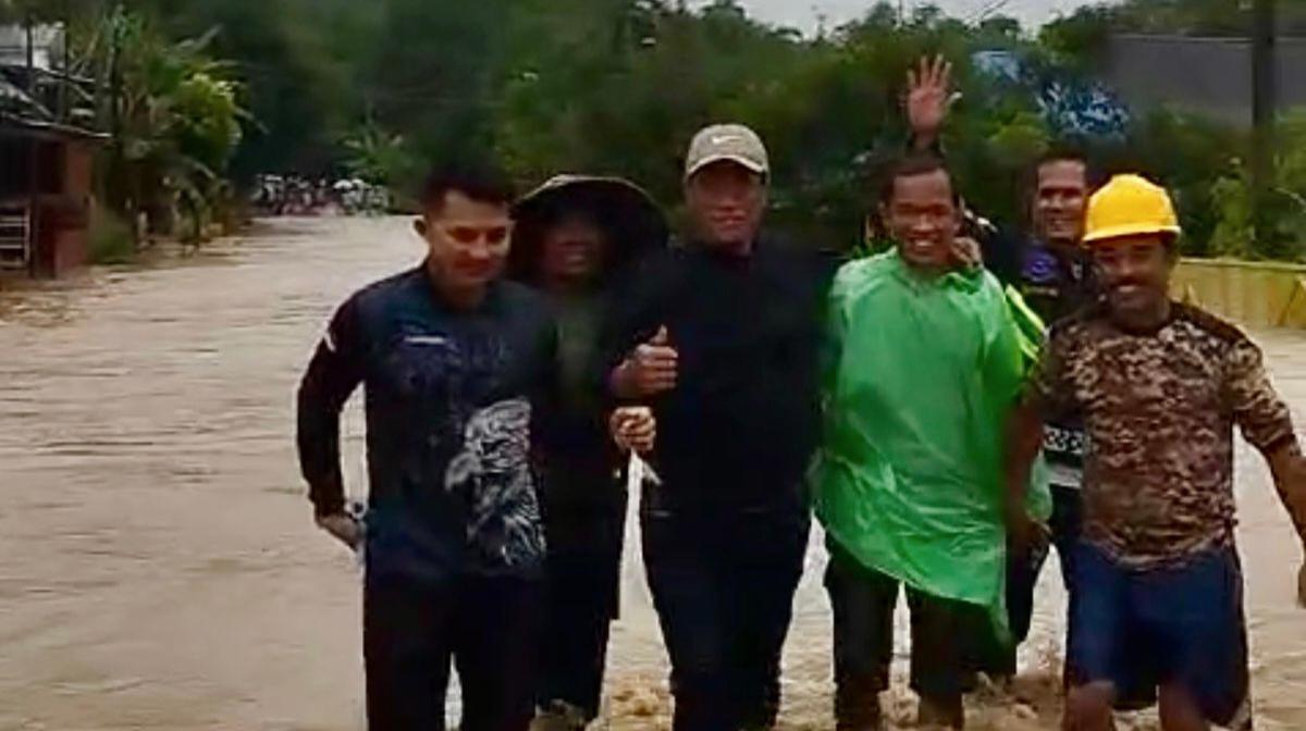 Mentan Terobos Banjir dan Longsor Setelah Pantau Langsung Kondisi Pertanian pada Musim Hujan di Bone