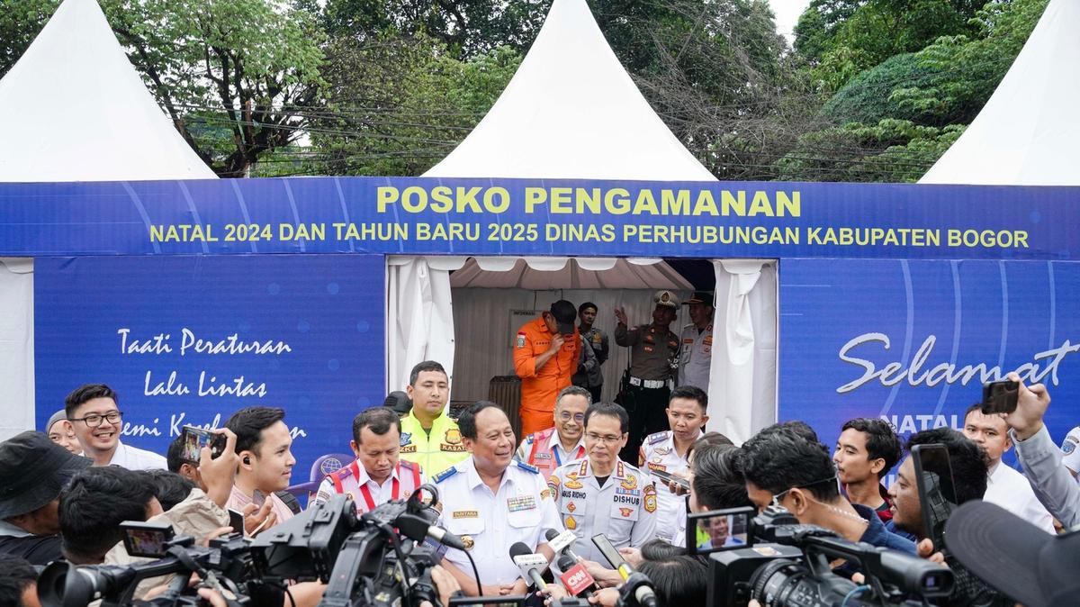 Wamenhub Pastikan Kesiapan Lalu Lintas Menjelang Pergantian Tahun di Kawasan Puncak