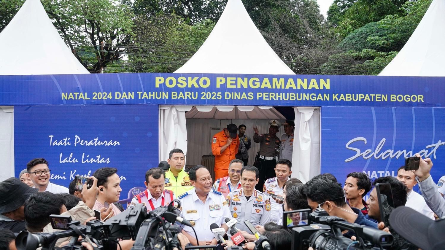 Wamenhub Pastikan Kesiapan Lalu Lintas Menjelang Pergantian Tahun di Kawasan Puncak