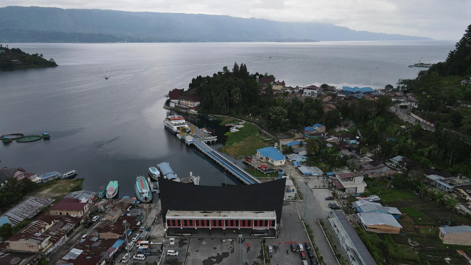 ASDP Catat Lebih dari 1.400 unit Kendaraan Menyeberang menuju Pulau Samosir