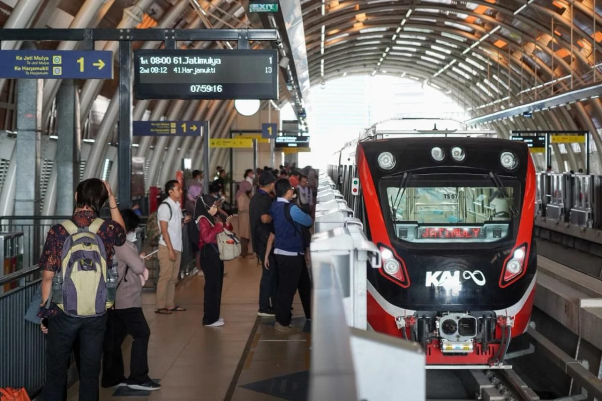 KAI Perpanjang Jam Operasional LRT Jabodebek di Malam Tahun Baru
