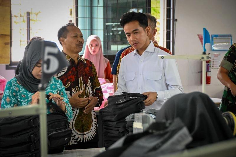 Sambangi Perusahaan Manufaktur, Wapres Gibran Dukung Daya Saing Produk Lokal