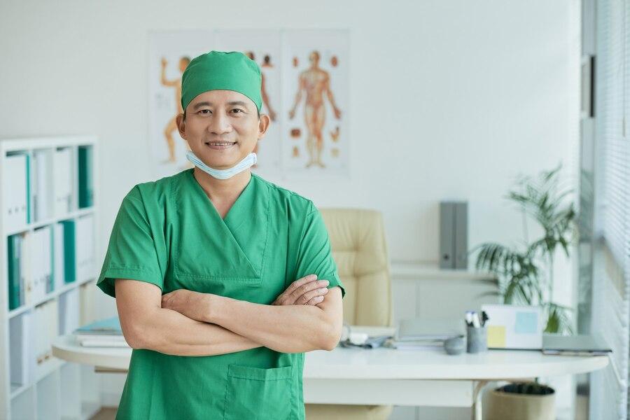 Berapa Gaji Dokter Spesialis Bedah?