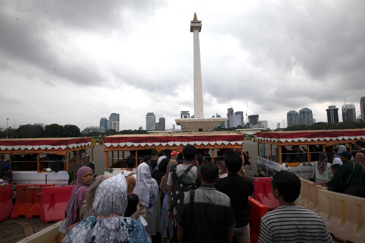 Berlibur di Monas
