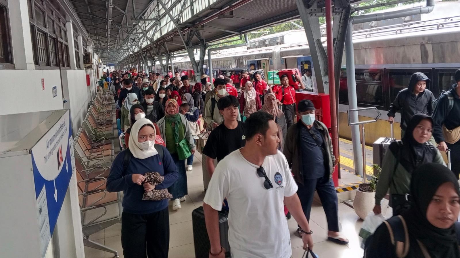 391 Ribu Orang Tinggalkan Jakarta Menggunakan Kereta Api