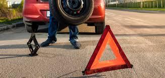 Jangan Lupa Bawa! 10 Perkakas Darurat Mobil yang Wajib Ada