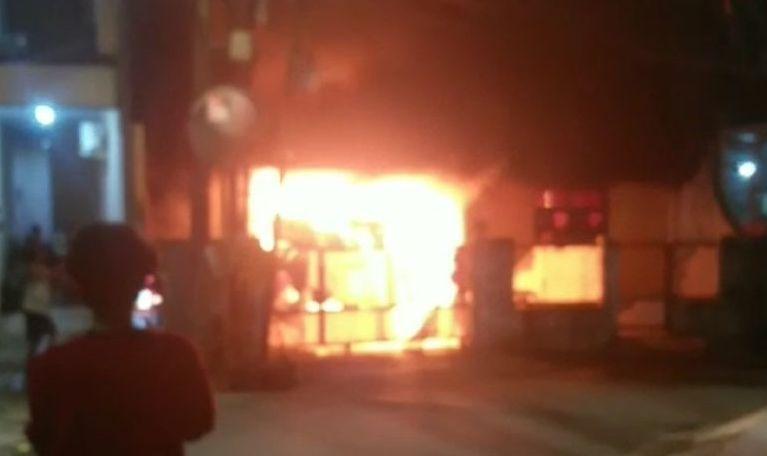 Anak Main Korek Api Bikin Rumah di Kembangan Terbakar