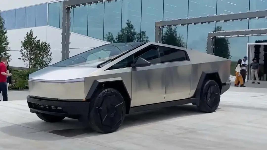 Spesifikasi Mobil Tesla Cybertruck yang Meledak di Trump International Hotel, Komponennya Jelek?