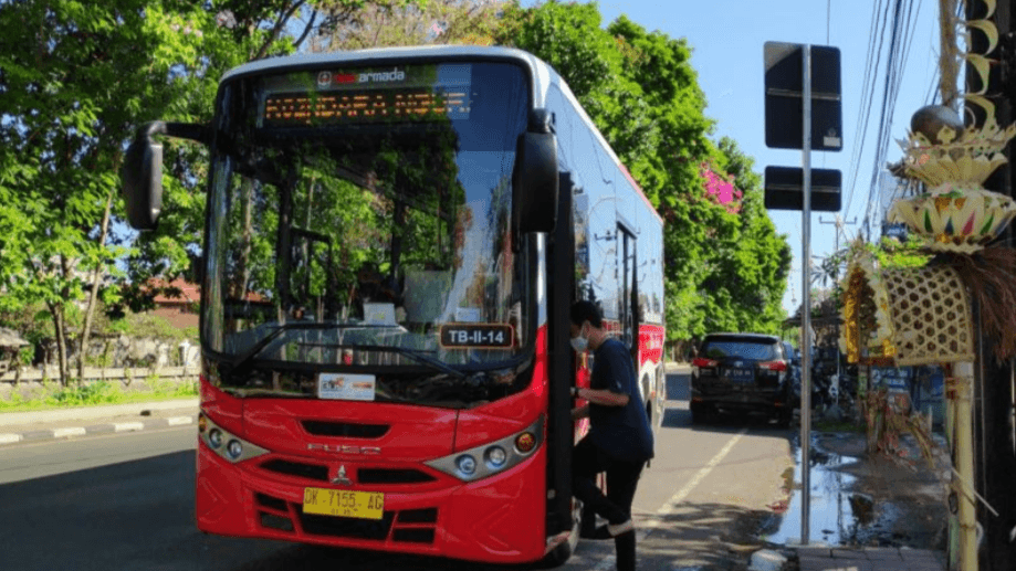 Kemenhub Serahkan Pengelolaan Teman Bus ke Pemda Bali dan DIY