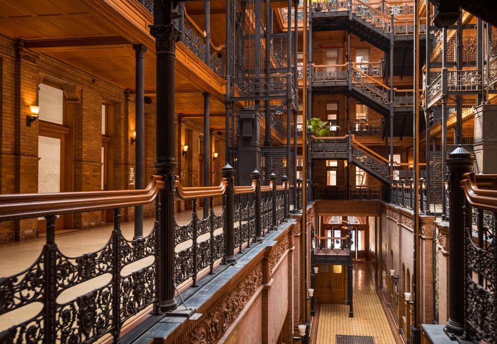 Bradbury Building, Ikon Arsitektur Bersejarah di Jantung Downtown Los Angeles