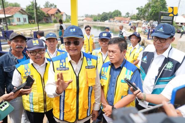Dukung Peningkatan Produksi Beras, Menteri Dody Tinjau Rehabilitasi Saluran Induk