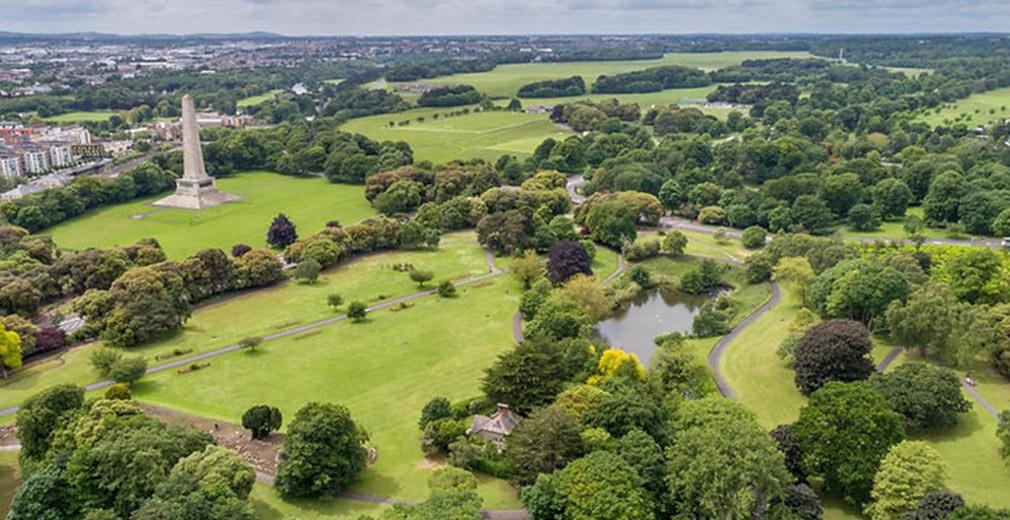 Menelusuri Taman Phoenix: Oase Hijau di Dublin