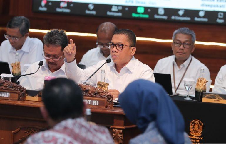 Mendes Yandri Jabarkan Prioritas Dana Desa 2025 untuk Transformasi Desa