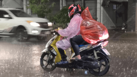 Jangan Abaikan! Ini Cara Merawat Motor Usai Hujan Agar Tetap Awet