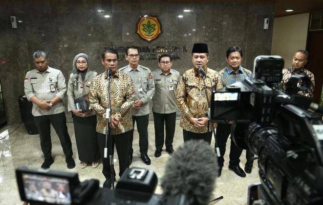 Mentan Amran: Cabut Izin Distributor Pupuk Nakal di Seluruh Indonesia