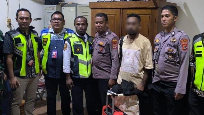 Penumpang Bandara Sentani Ditangkap Bawa 35 Paket Ganja