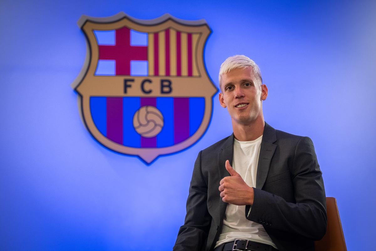 Barcelona Jangan Senang Dulu, La Liga belum Sahkan Status Dani Olmo dan Pau Victor