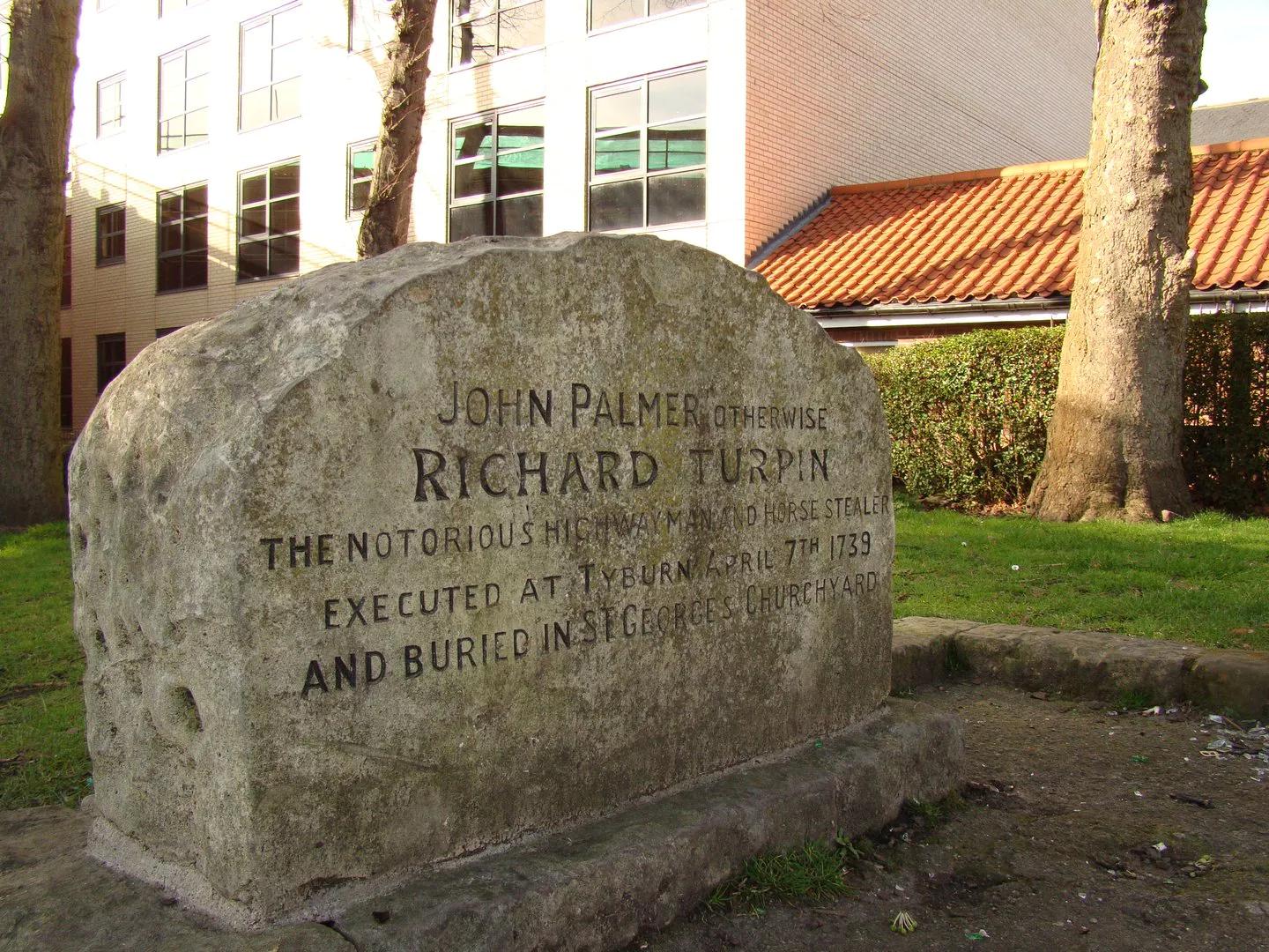 Makam Dick Turpin, Legenda Perampok Jalanan yang Menghantui Inggris