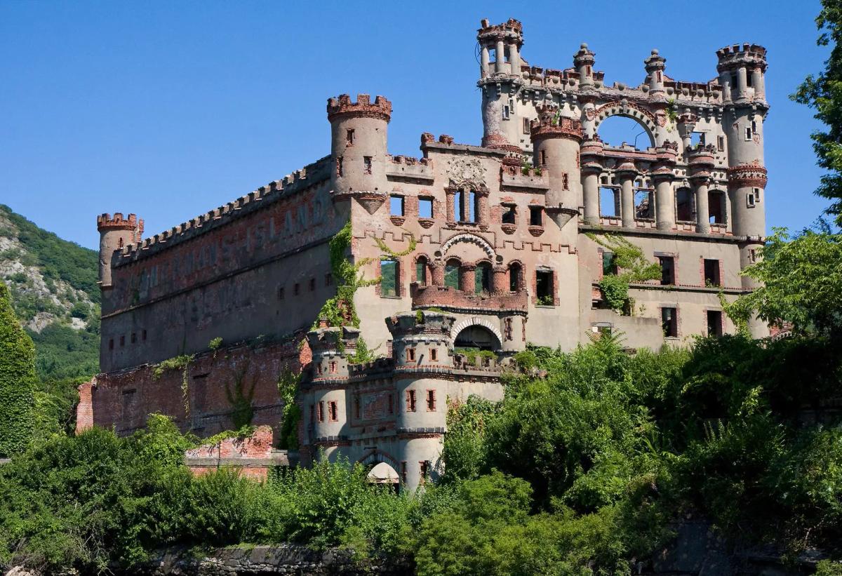 Bannerman Castle: Dari Gudang Militer hingga Destinasi Wisata Bersejarah