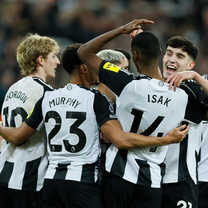 Hasil Newcastle vs Wolverhampton, Brace Isak Bawa The Magpies Tembus Zona Liga Champions