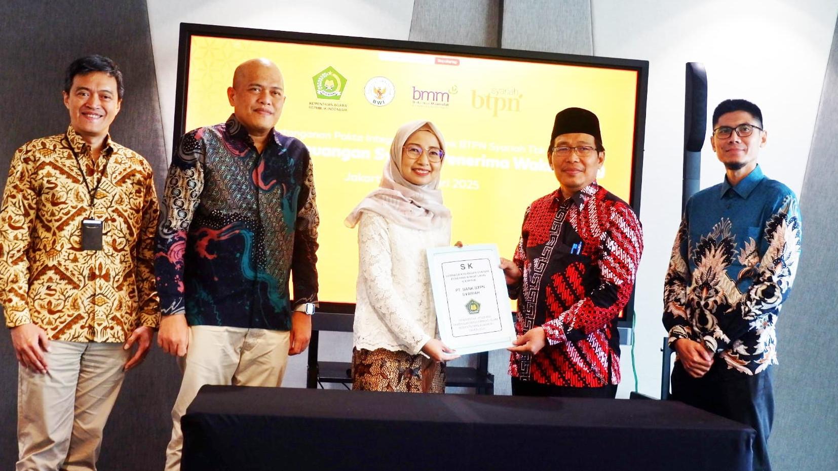 Kemenag Tetapkan BTPN Syariah Sebagai Lembaga Keuangan Penerima Wakaf Uang