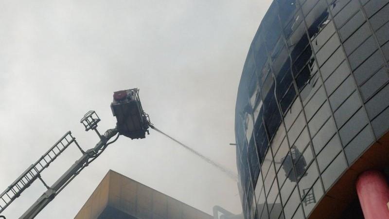 Petugas Masih Cari 5 Orang Hilang pada Kebakaran Glodok Plaza