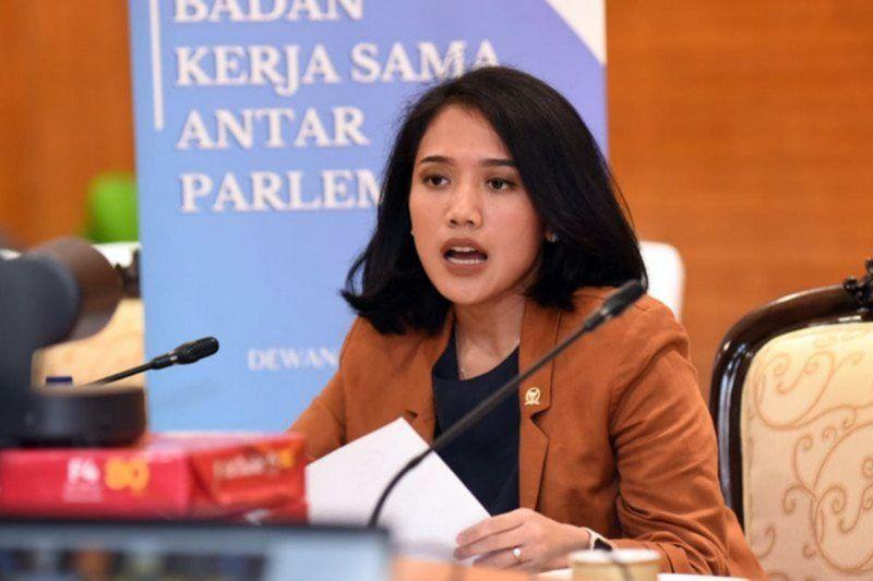 Anggota DPR Soroti Rencana Penyeragaman Kemasan Rokok yang Perlu Ditinjau Kembali