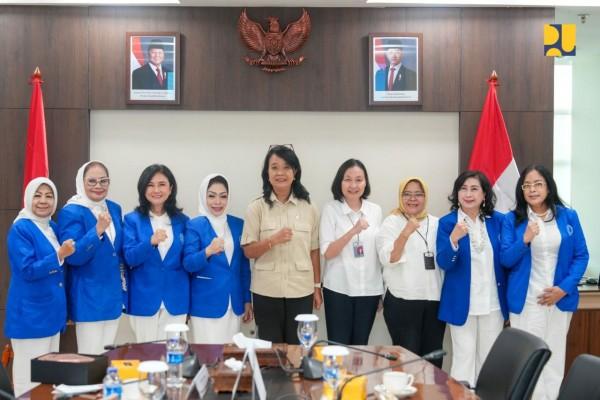 Sambut Kunjungan IWAPI, Wamen Diana Dorong Peran Perempuan di Bidang Konstruksi