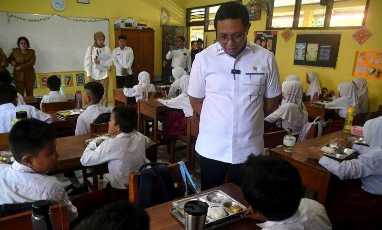 Istana Pastikan Kasus Makan Bergizi Gratis di Sukoharjo Ditangani Sesuai SOP