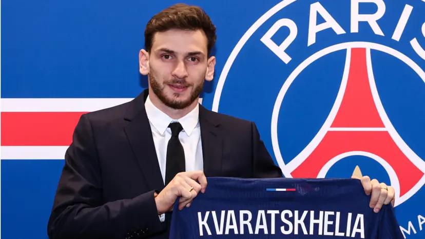 Khvicha Kvaratskhelia Resmi Gabung PSG, Segini Nilai Transfernya!