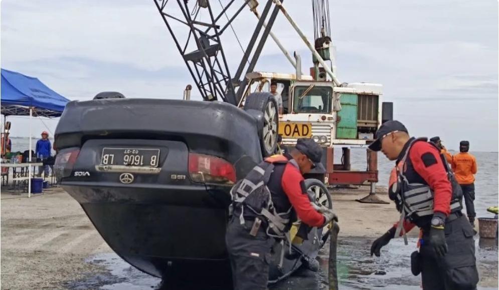 Mobil Milik Pensiunan Brigjen TNI dalam Kondisi Handbrake, Kaca Sopir Terbuka