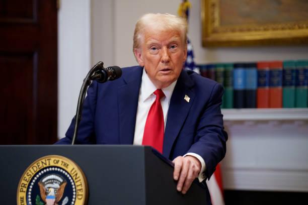 Trump Terapkan Tarif 10 Persen Impor China, Picu Kekhawatiran Baru