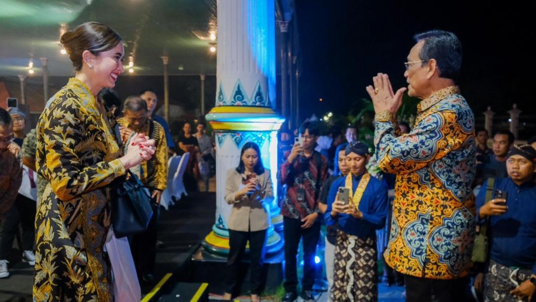 Bersama Sri Sultan HB X, Menpar Hadiri Penutupan Pameran Akhir Tahun Keraton Yogyakarta "Parama Iswari"