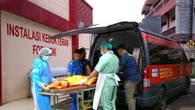 2 Kantong Jenazah Kembali Dibawa ke RS Polri dari Lokasi Kebakaran Glodok Plaza