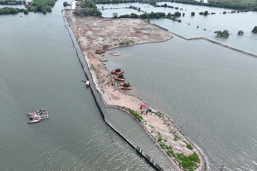 Mahfud MD Pertanyakan Sikap Hukum atas Kasus Pagar Laut Tangerang