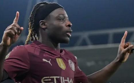 Barcelona Timang-Timang Tawaran Pinjaman Jeremy Doku dari City