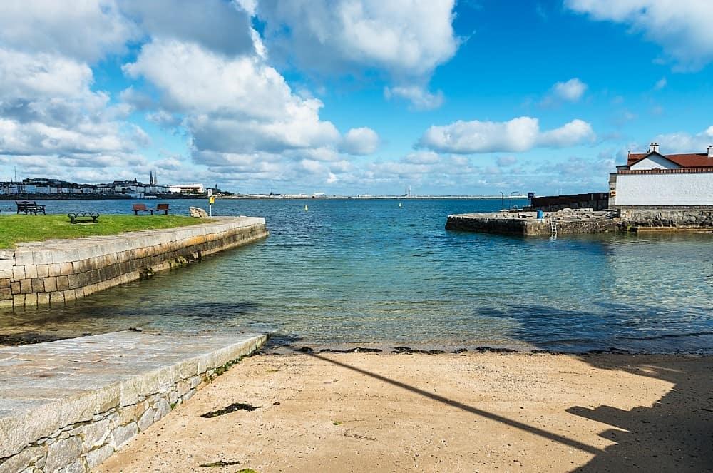 Sandycove Beach, Destinasi Favorit Para Penggiat Sastra
