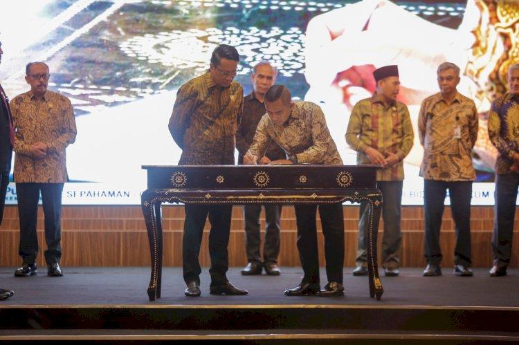 Perkuat Sinergi, BNPT Bersama K/L Lainnya Teken MoU dengan Kementerian Hukum