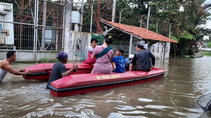 Imbas Hujan Deras sejak Selasa, 680 KK di Tangerang Terendam Banjir