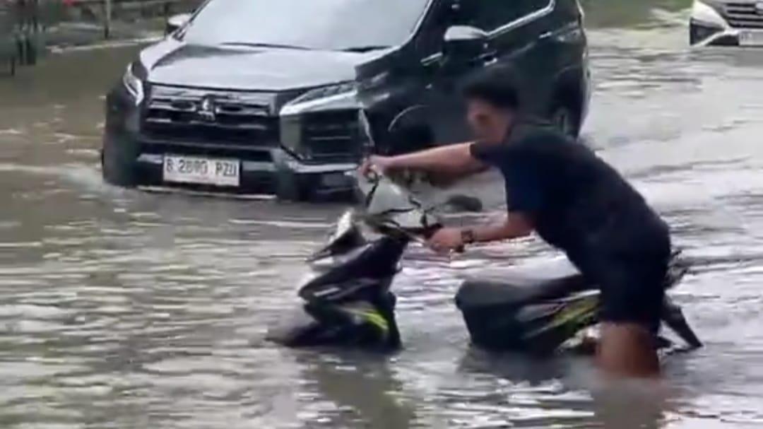 Waspadai 6 Risiko Motor Kena Banjir yang Bisa Bikin Dompet 'Jebol'