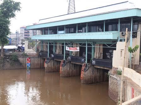 Imbas Hujan Deras, Sejumlah Pintu Air di Jakarta Berstatus Siaga