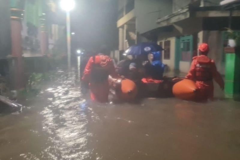 Lebih dari 2.000 Warga Mengungsi Akibat Banjir Jakarta
