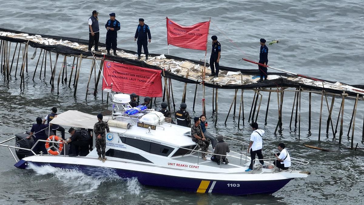 Cuaca Buruk, Polri Batalkan Pencabutan Pagar Laut di Tangerang